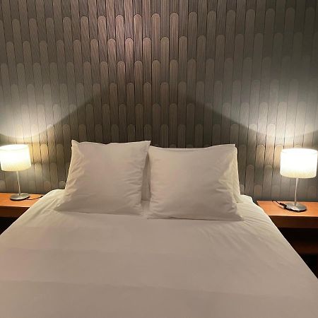 Appartement De Charme Au Pied De La Basilique Saint Remi Reims Zewnętrze zdjęcie